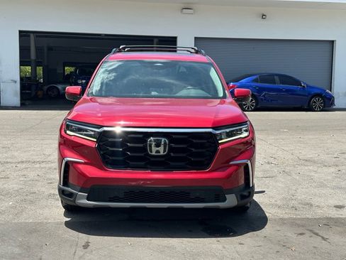 Used 2023 Honda Pilot Touring image 11