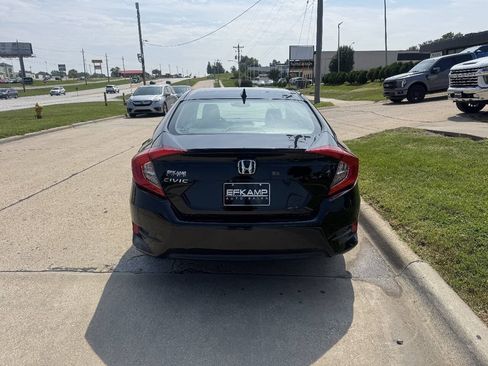 Used 2018 Honda Civic EX-L image 4