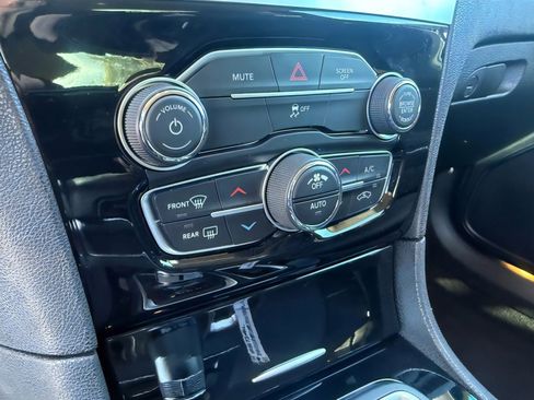 Used 2023 Chrysler 300 Touring w/ Sport Appearance Package image 24