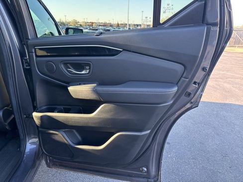 Used 2025 Honda Pilot Touring image 38