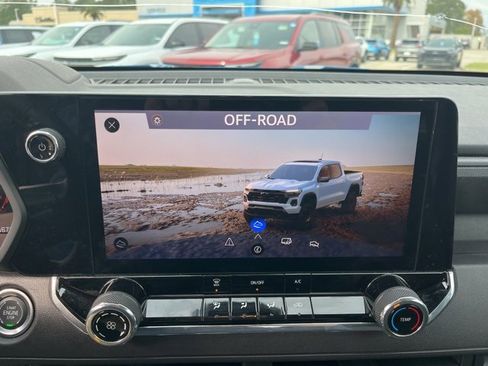 Used 2024 Chevrolet Colorado Trail Boss image 22