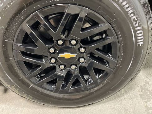 New 2025 Chevrolet Silverado EV LT image 36