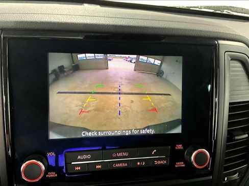 Used 2023 Nissan Titan SV image 29