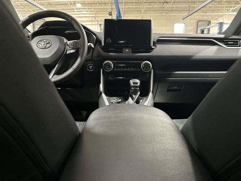 Used 2023 Toyota RAV4 SE image 22