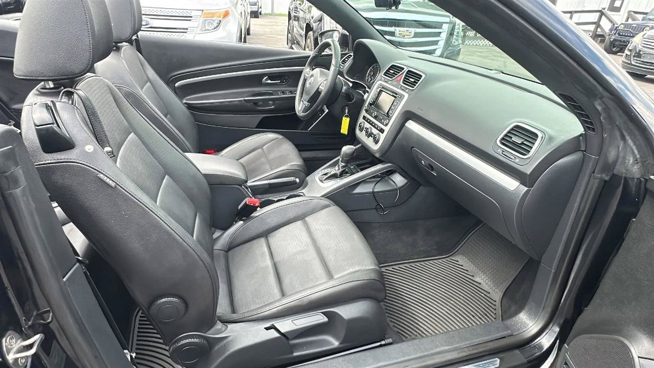 Used 2015 Volkswagen Eos Komfort FWD image 24