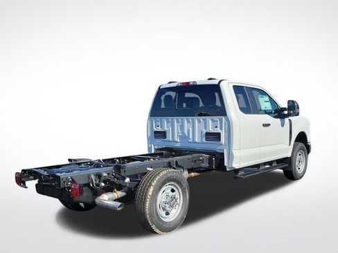 New 2026 Ford F350 XL w/ XL Chrome Package image 7