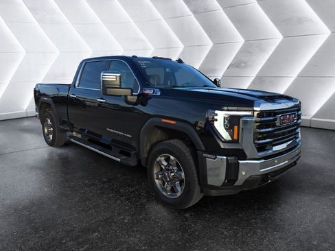 Used 2025 GMC Sierra 2500 SLT w/ SLT Premium Package image 3