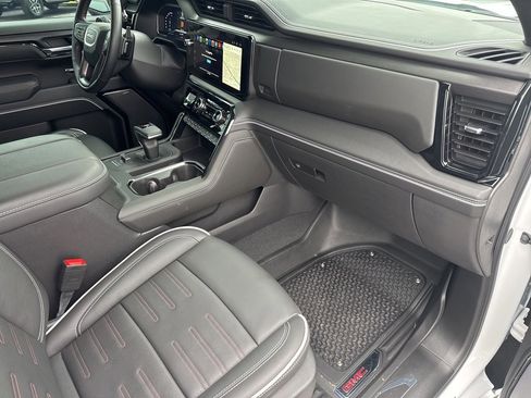 Used 2025 GMC Sierra 1500 AT4X image 33