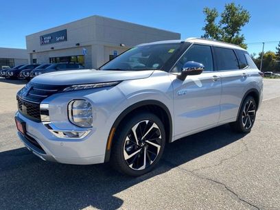 New 2025 Mitsubishi Outlander 4WD Plug-In Hybrid