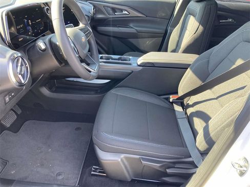 New 2026 Chevrolet Equinox EV LT image 16