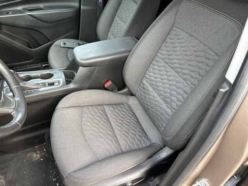 Used 2019 Chevrolet Equinox LT w/ Driver Convenience Package AWD/4WD image 15