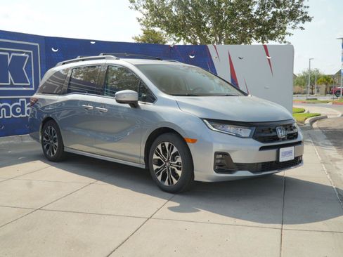 New 2026 Honda Odyssey Elite image 3