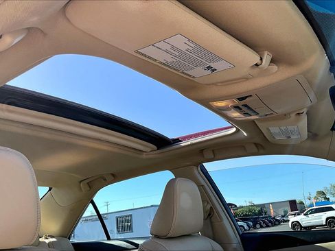 Used 2017 Toyota Camry XLE w/ Moonroof Package FWD image 14