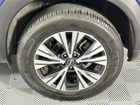Used 2023 Nissan Rogue SV FWD image 10