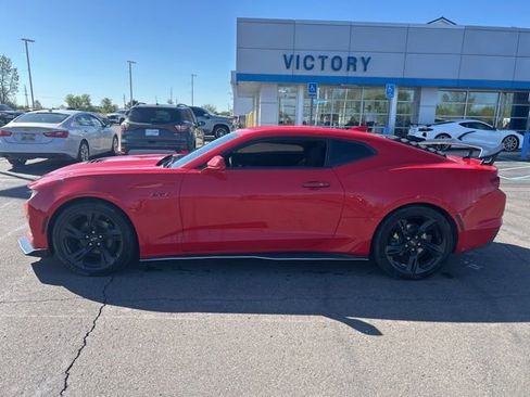 Used 2020 Chevrolet Camaro LT RWD image 8