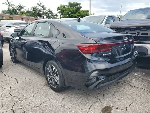 Used 2023 Kia Forte LXS image 4