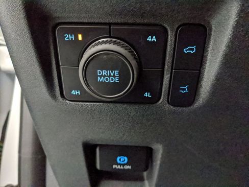 New 2025 Ford Expedition Active image 19