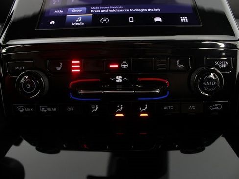 New 2025 Jeep Grand Cherokee L Altitude image 6