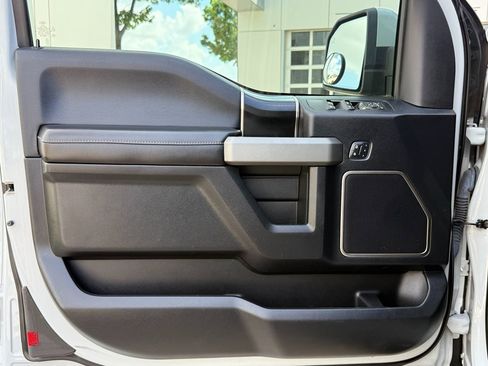 Used 2017 Ford F150 Raptor w/ Equipment Group 802A Luxury image 39