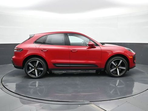 Certified 2025 Porsche Macan AWD/4WD image 20