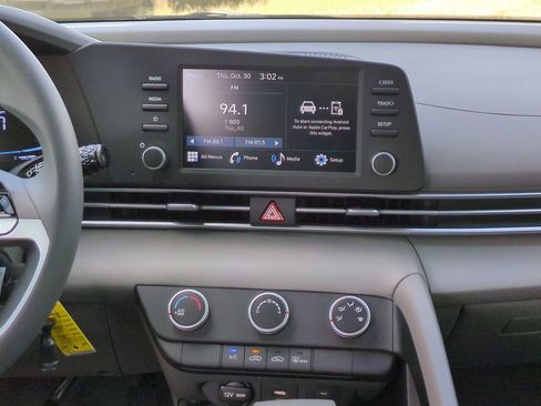 New 2026 Hyundai Elantra SE image 18