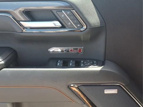 Used 2024 GMC Sierra 1500 AT4 w/ Technology Package AWD/4WD image 16