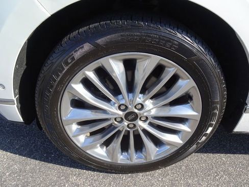 Used 2020 Ford Edge Titanium w/ Equipment Group 301A AWD/4WD image 41