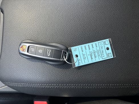 Used 2025 Porsche Cayenne S image 22