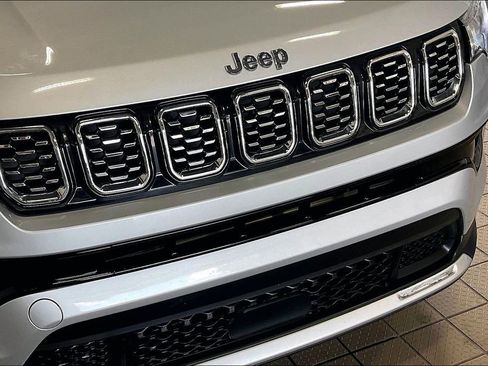 Used 2025 Jeep Compass Limited AWD/4WD image 27