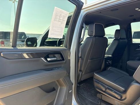 Used 2026 GMC Yukon Elevation AWD/4WD image 16