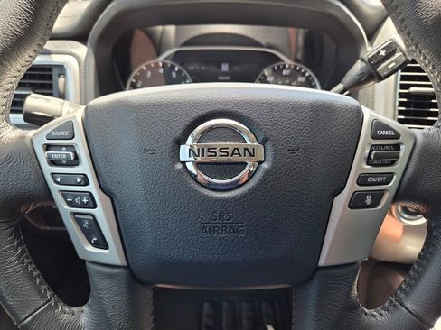 Used 2021 Nissan Titan SV w/ SV Convenience Package RWD image 36