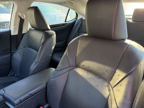 Used 2019 Lexus ES 300h w/ Premium Package FWD image 17
