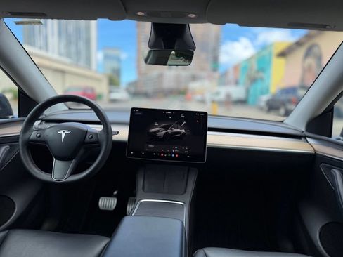 Used 2023 Tesla Model Y Performance AWD/4WD image 16