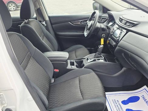 Used 2017 Nissan Rogue S FWD image 14