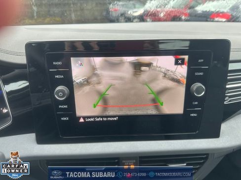 Used 2025 Volkswagen Jetta SE image 16