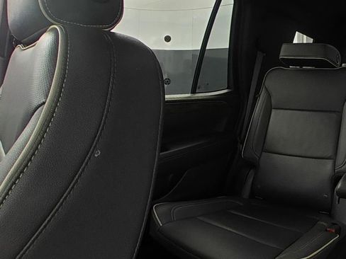 Used 2024 Chevrolet Tahoe Premier AWD/4WD image 9