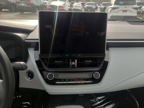 Certified 2025 Toyota Corolla SE w/ SE Premium Package image 20