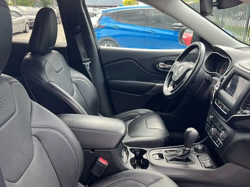 Used 2021 Jeep Cherokee Latitude Lux image 17