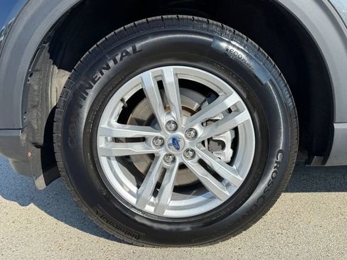 Used 2020 Ford Explorer XLT w/ Equipment Group 202A AWD/4WD image 10