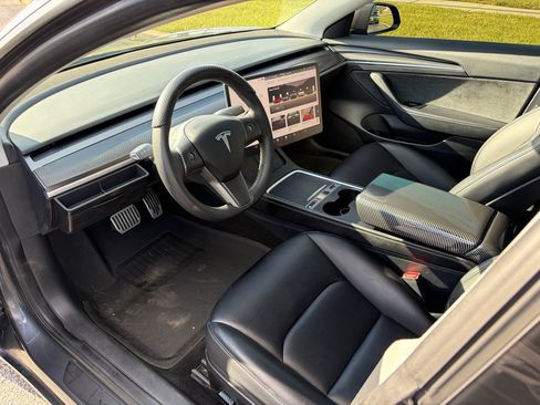 Used 2023 Tesla Model 3 Standard Range image 13