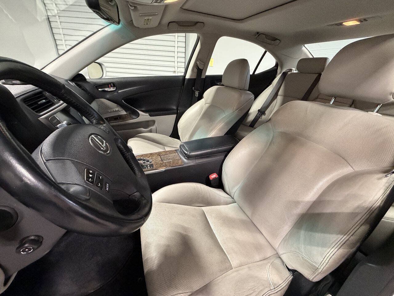 Used 2009 Lexus IS 250 AWD image 9