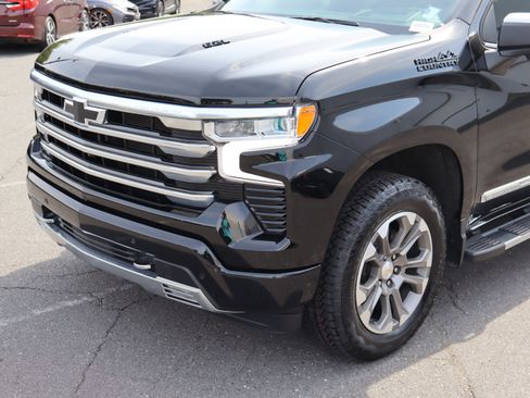 Used 2023 Chevrolet Silverado 1500 High Country w/ Technology Package AWD/4WD image 6