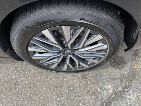 Used 2025 Nissan Altima 2.5 SV FWD image 31