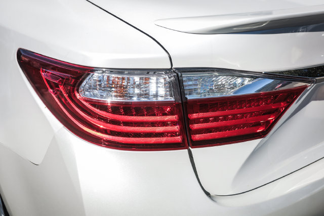 Used 2015 Lexus ES 350 w/ Luxury Package FWD image 19