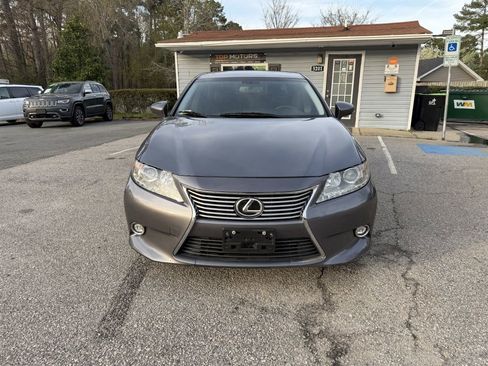 Used 2015 Lexus ES 350 w/ Luxury Package FWD image 2
