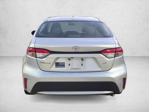 Used 2021 Toyota Corolla LE FWD image 3