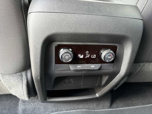 New 2026 Chevrolet Traverse LT FWD image 21