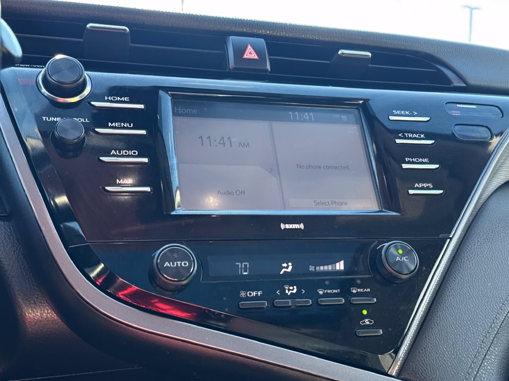 Used 2020 Toyota Camry SE FWD image 22