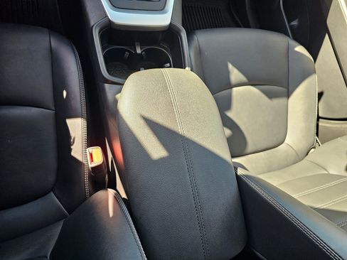 Used 2022 Toyota RAV4 XLE Premium image 28