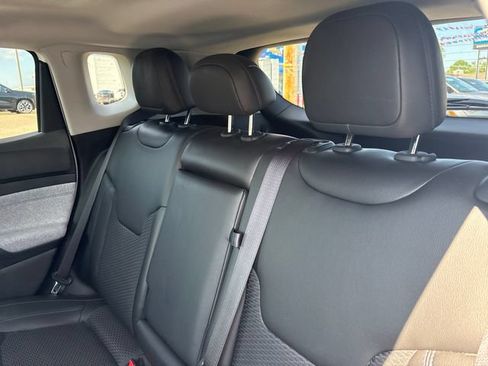 Used 2022 Jeep Compass Latitude w/ Sun and Sound Group AWD/4WD image 22